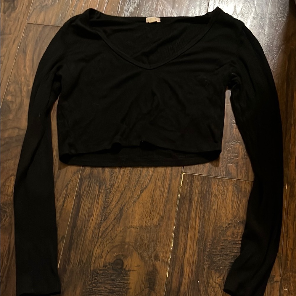 Garage Black V-Neck Long Sleeve Crop Top
